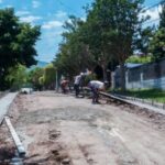 284747-la-falda-avanza-el-adoquinado-y-cordon-cuneta-en-la-calle-los-cerrillos