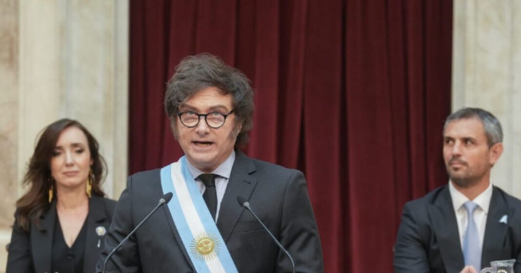 555996-apertura-de-sesiones-las-palabras-del-leon-estafador