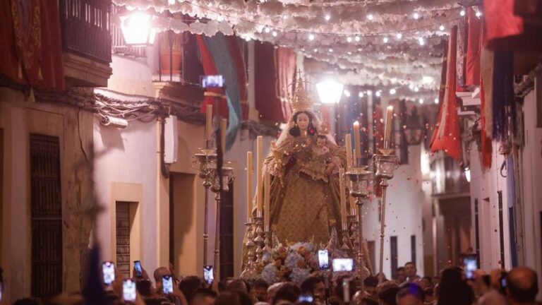 La Virgen del Socorro regresa a su ermita tras su restauración