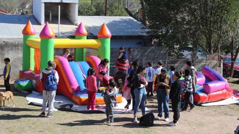 Orso acompañó a los chicos de Carlos Paz Sierras en una jornada comunitaria