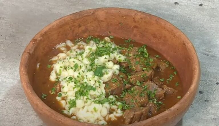 Goulash con spaetzle: sabor centroeuropeo para los días de frío