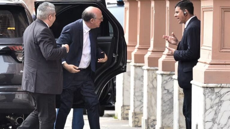 Luego de la derrota electoral, Milei y Caputo recibieron al presidente del BID