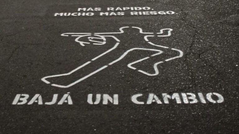 Las calles de Córdoba amanecieron con pintadas para prevenir accidentes