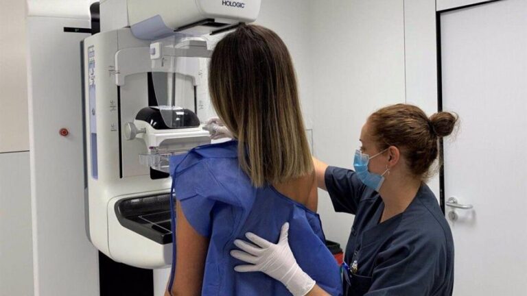 El SAS ampliará los tramos de edad en sus cribados de cáncer de mama y de cuello de útero