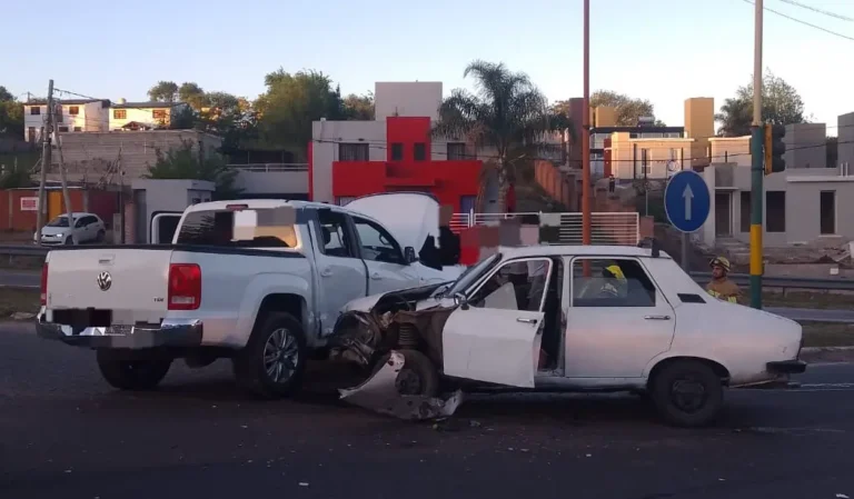 Accidente en Villa Santa Cruz del Lago: una mujer y cinco menores fueron hospitalizados