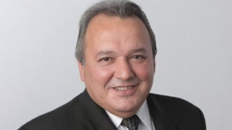 Murió un candidato a diputado tras descompensarse en un streaming