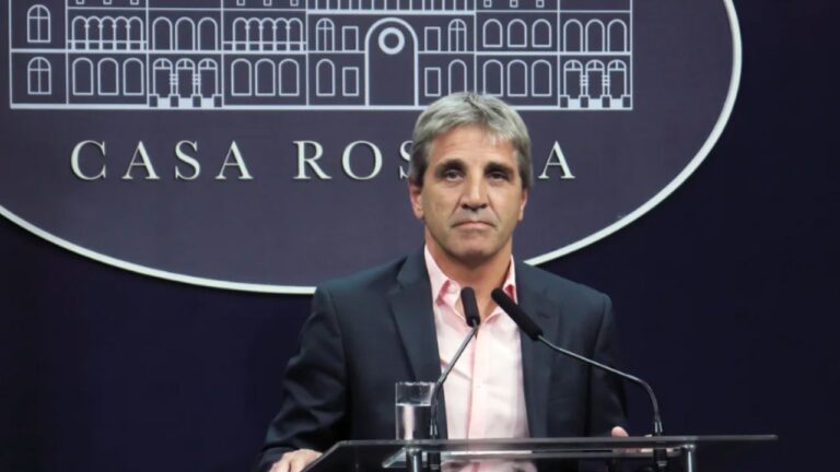 Caputo reiteró que el esquema cambiario no se modifica