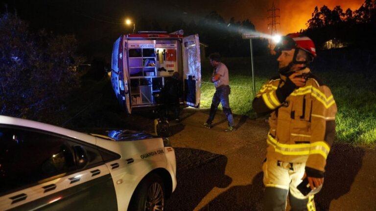 Olor a quemado en todo Gijón por otro incendio forestal descontrolado en el Monte Areo: «Es enorme y avanza muy rápido»