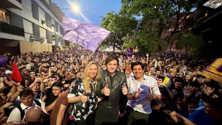 FOPEA condena las agresiones a periodistas durante acto de Javier Milei en Córdoba