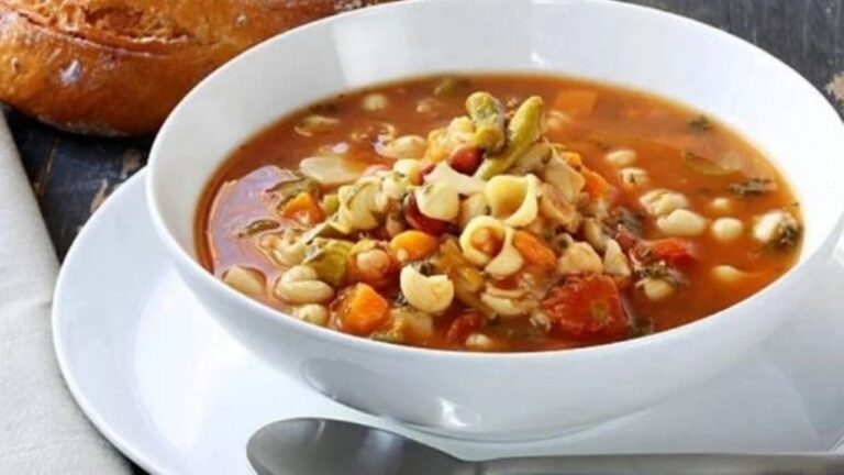 Sopa Minestrone: receta fácil, nutritiva y llena de sabor