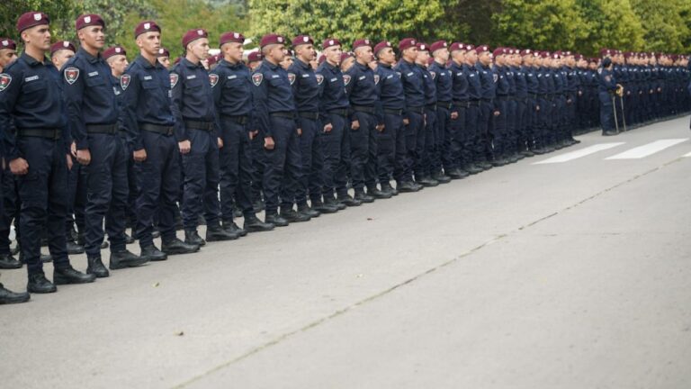 Valle Hermoso: aspirantes a policías recibieron la bendición de sus uniformes