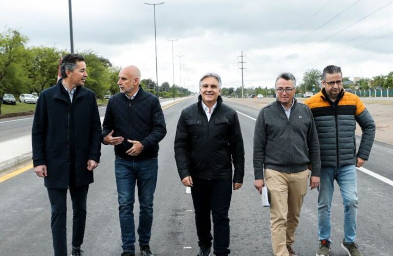 Martín Llaryora habilitó el segundo tramo de la avenida Padre Luchesse