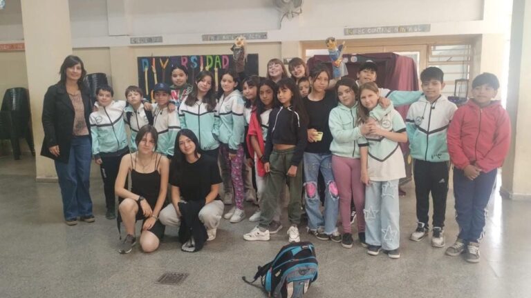 Alumnos realizaron un proyecto sobre Luis Alberto Spinetta