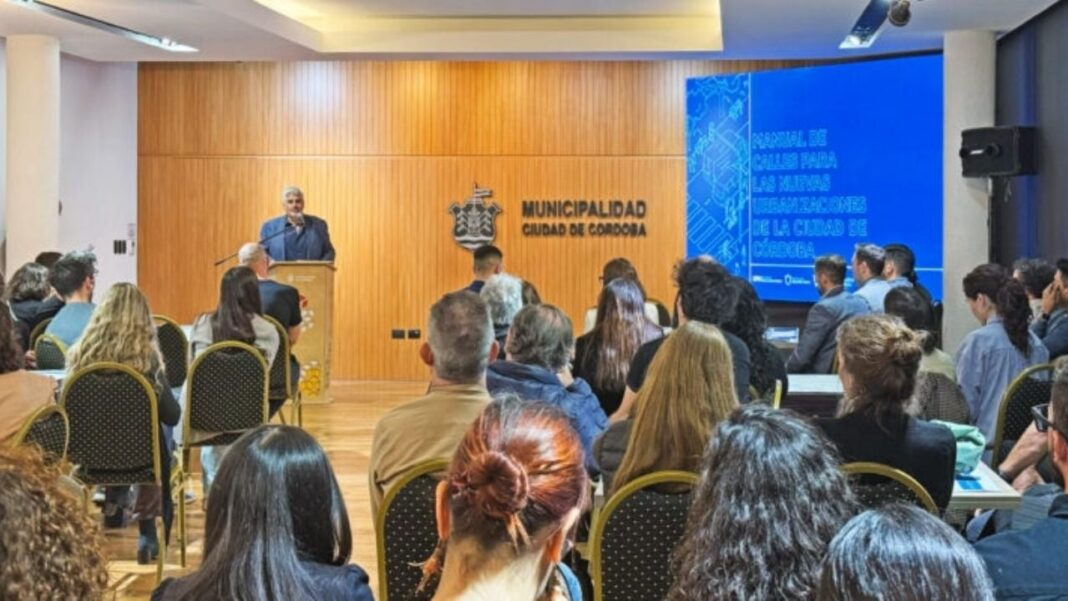 2312905-cordoba-presento-el-nuevo-manual-de-calles-centrado-en-peatones-y-ciclistas