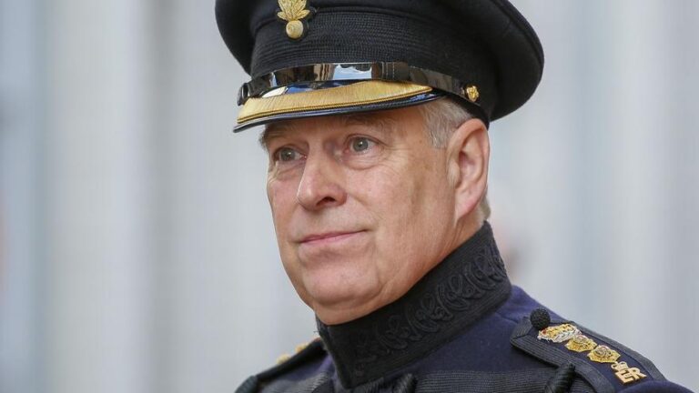 Carlos III inicia un proceso formal para retirar los títulos al príncipe Andrés