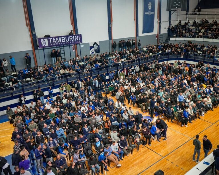 Tensión y violencia en la Asamblea de Gimnasia: el acto terminó suspendido por disturbios