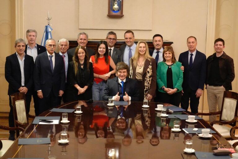 Javier Milei reunió a su gabinete en la Casa Rosada con caras nuevas