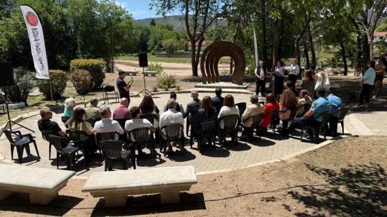 Carlos Paz: Se inauguró el memorial en homenaje a Ernesto Sabato