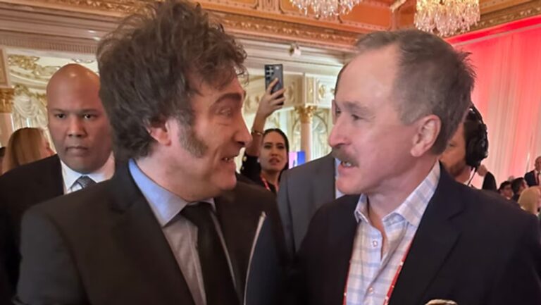 Javier Milei se reunió con el embajador Peter Lamelas antes de viajar a Estados Unidos