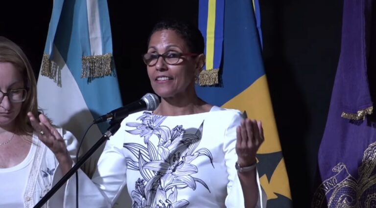 La UNC distinguió a Roberta Clarke con el Doctorado Honoris Causa