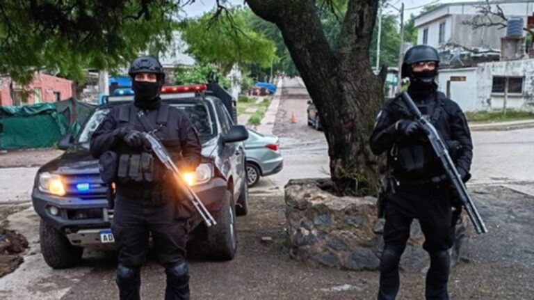 Detienen a una mujer por narcomenudeo en Córdoba: reclutaba a jóvenes para vender
