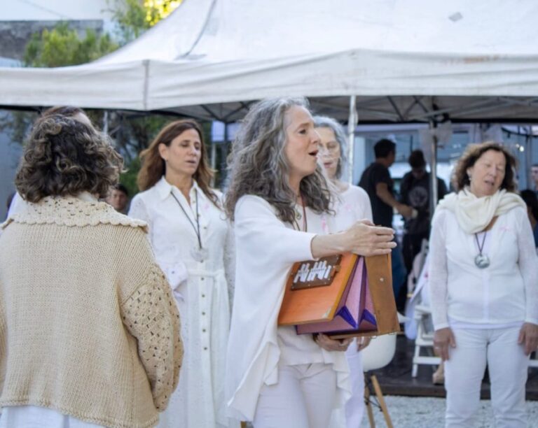 Taller de canto terapéutico en Salsipuedes: Tu voz es naturaleza con Soledad Escudero