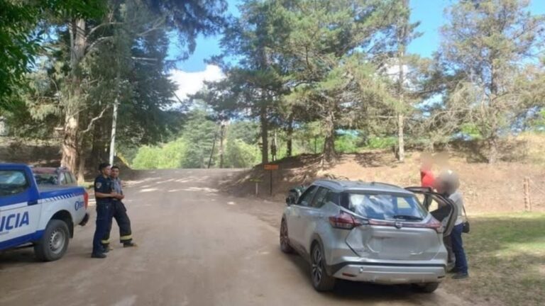 Mujer de 70 años salió despedida tras chocar contra un árbol en El Durazno