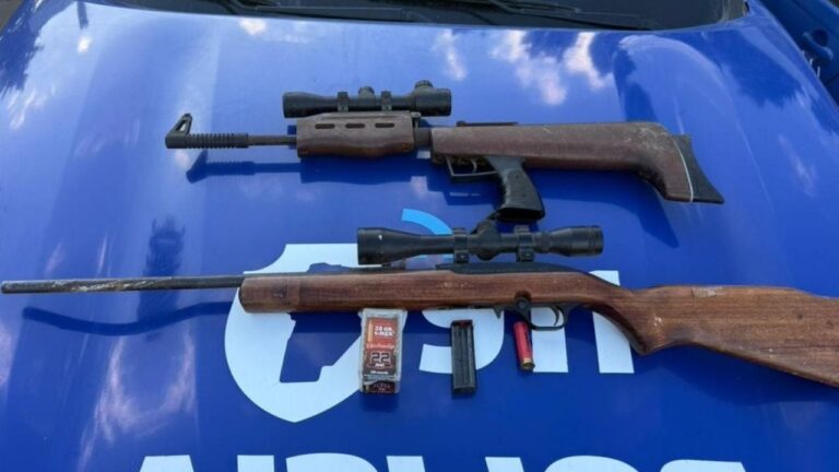 Detienen a un limpiavidrios agresivo y secuestran armas en La Carlota