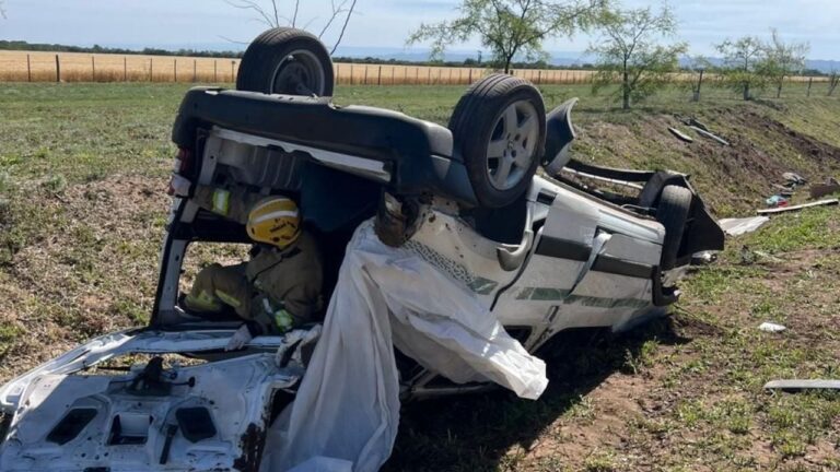 Vuelco en Juárez Celman: un hombre y una menor terminaron hospitalizados