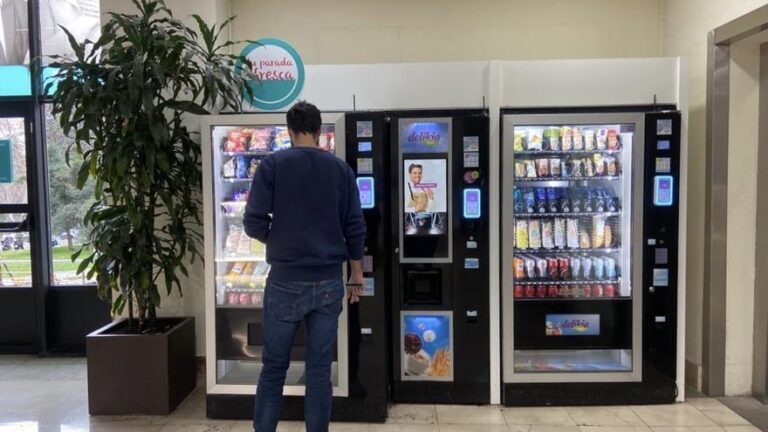 El 80% de los alimentos en las máquinas expendedoras de hospitales y residencias serán saludables