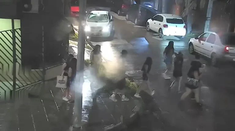 Desarticularon una fiesta clandestina del Último Primer Día con 300 chicos en Córdoba