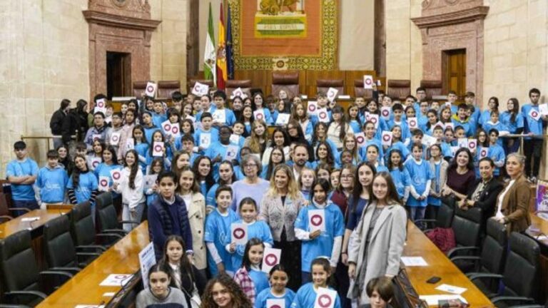 Escolares jarotes defienden sus derechos en Parlamento andaluz