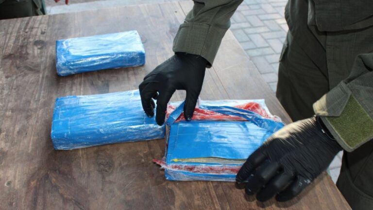 Gendarmería halló más de 3 kilos de droga en un colectivo hacia Córdoba