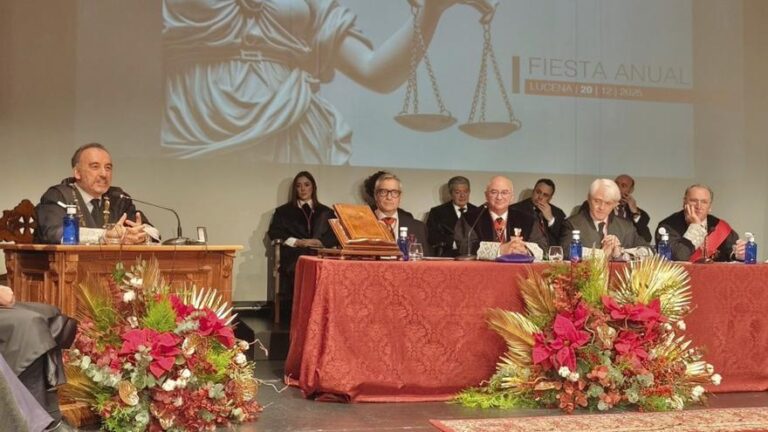 El juez Manuel Marchena apadrina a la nueva promoción de letrados del Colegio de Abogados de Lucena