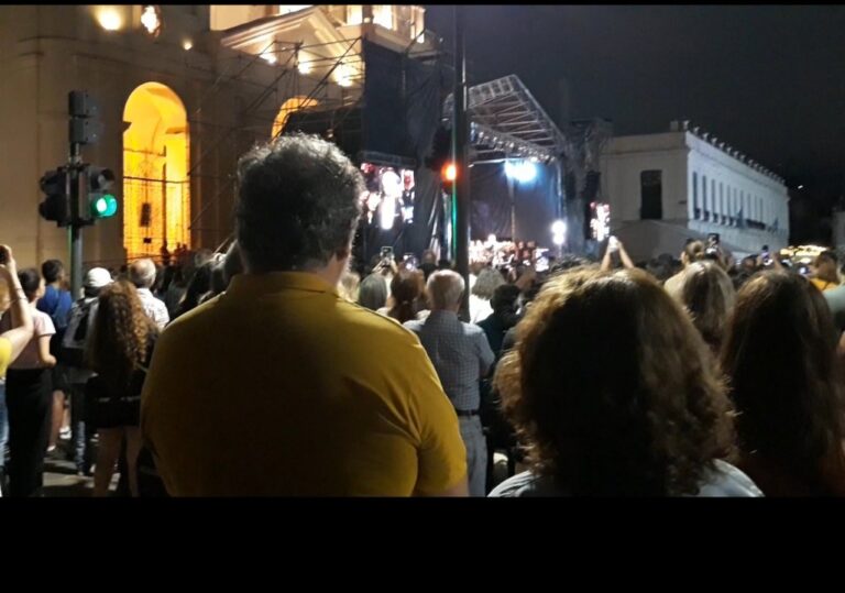 Jairo emocionó en Córdoba con la Misa Criolla junto a coros locales