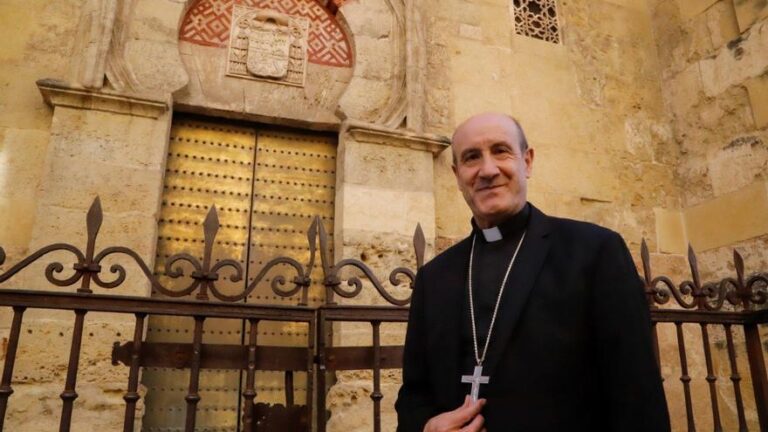 El obispo de Córdoba anima a vivir una Navidad centrada en la esperanza, la humildad y los más vulnerables