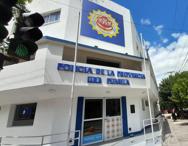 Naranjitas truchos en Carlos Paz: Lo detuvieron por cobrar estacionamiento sin autorización oficial