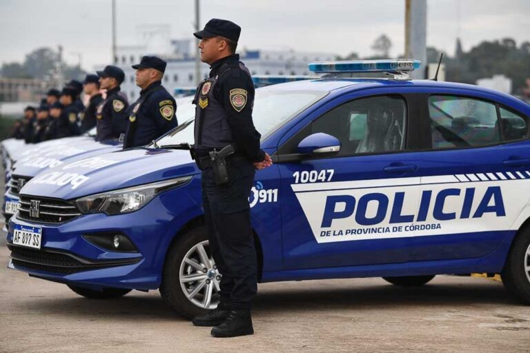 Policía de Córdoba: hay bono extraordinario de $100.000 y mejoras en los haberes