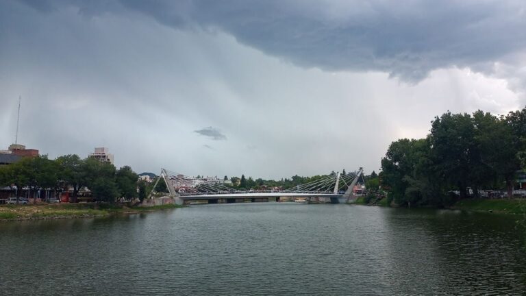 Carlos Paz bajo alerta naranja por tormentas severas esta noche
