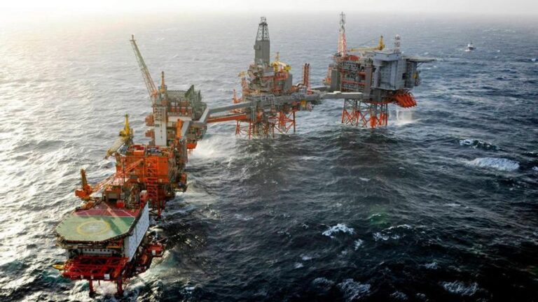 Las emisiones de las plataformas petrolíferas aceleran el calentamiento del Ártico