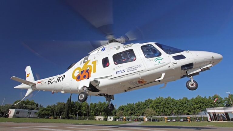 Evacuado en helicóptero un joven herido tras un accidente de tráfico entre Pedro Abad y Bujalance