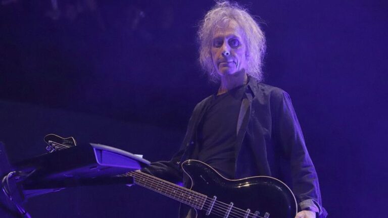 Muere Perry Bamonte, guitarrista y teclista de The Cure, a los 65 años