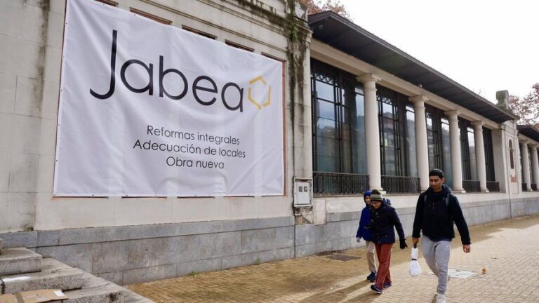 La obra para adaptar la pérgola como sede de Turismo, a punto de empezar