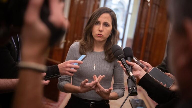 Las pugnas en Podemos le arrasan en los territorios: un tercio de sus diputados autonómicos rompen con el partido