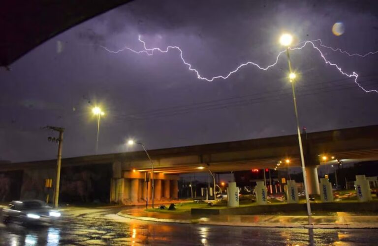 Alerta por tormentas fuertes para Córdoba: cuándo llega el cambio de tiempo