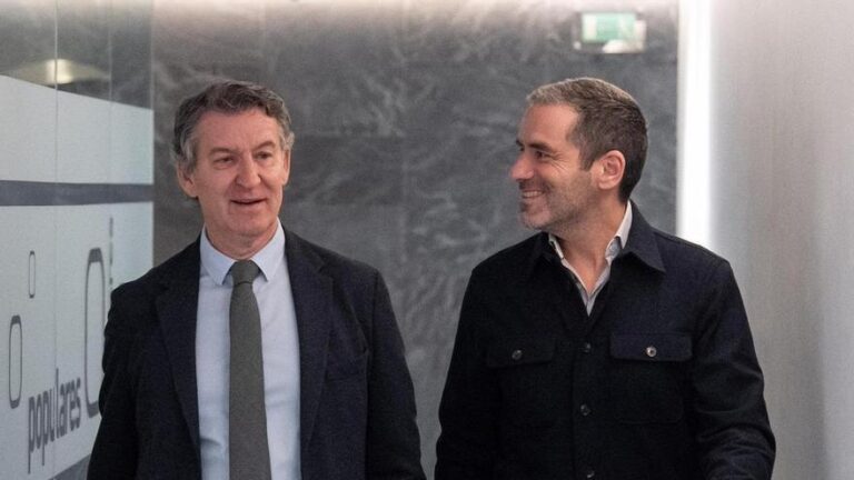 Borja Sémper asiste a la reunión de Feijóo con el comité de dirección del PP tras varios meses fuera por un cáncer