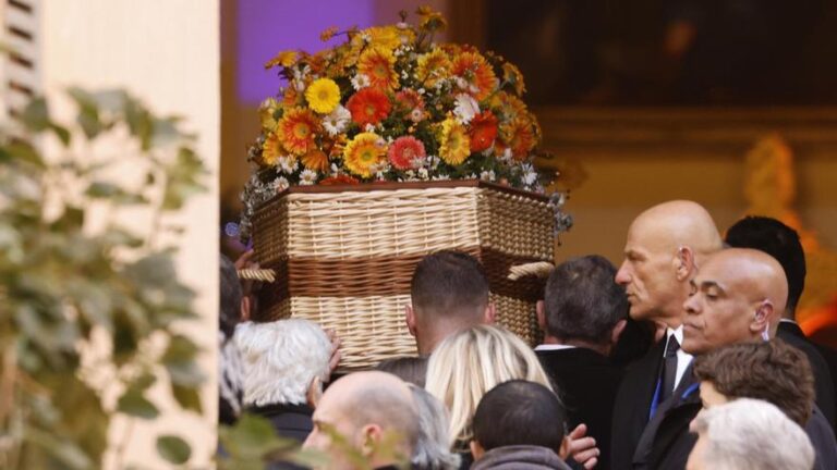 Brigitte Bardot reposa junto a sus padres y abuelos en un cementerio de Saint-Tropez frente al Mediterráneo