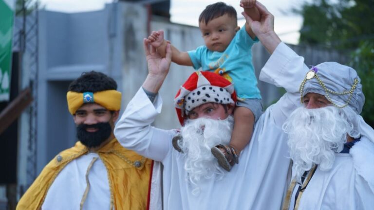Los Reyes Magos llevaron magia y alegría a Valle Hermoso