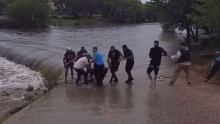 Video: así rescataron a un hombre atrapado por la creciente en Estancia Vieja