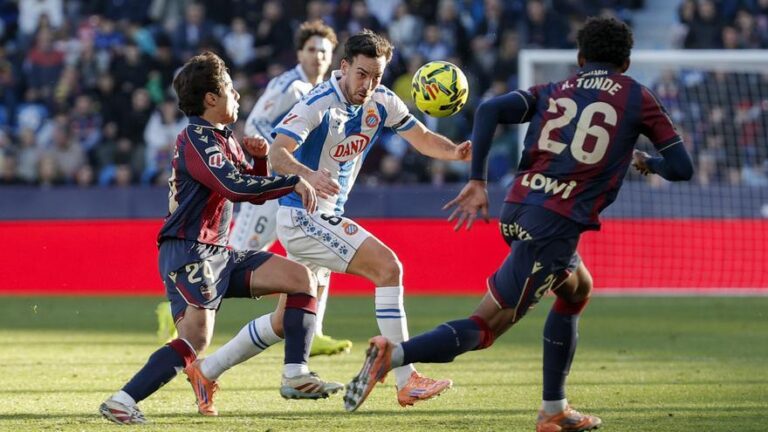El Espanyol cierra una brillante primera vuelta con un empate agridulce en Valencia